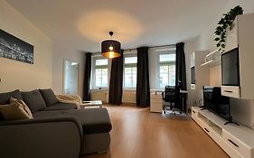 Modern 2-room-apartment in Leipzig-Altlindenau - near city center - Netflix included